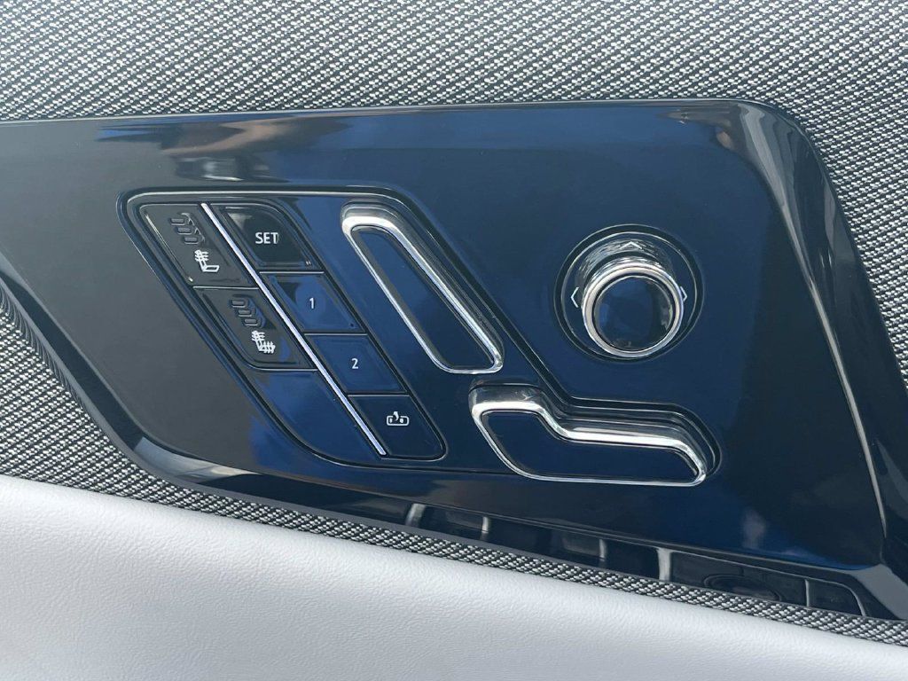 Certified 2026 Cadillac Optiq Luxury 1 RWD image 29