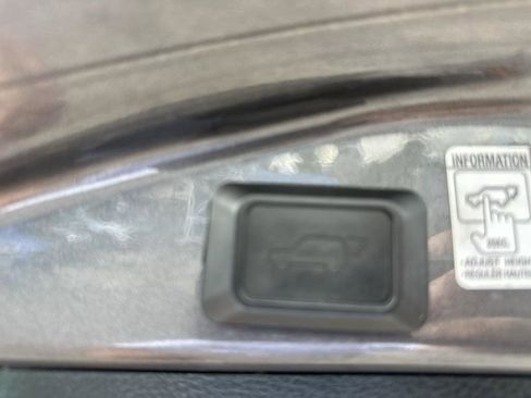 Used 2015 Toyota RAV4 Limited image 20