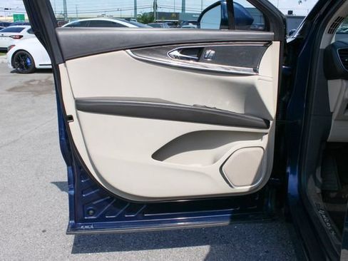 Used 2017 Lincoln MKX Reserve w/ Lincoln MKX Climate Package AWD/4WD image 10