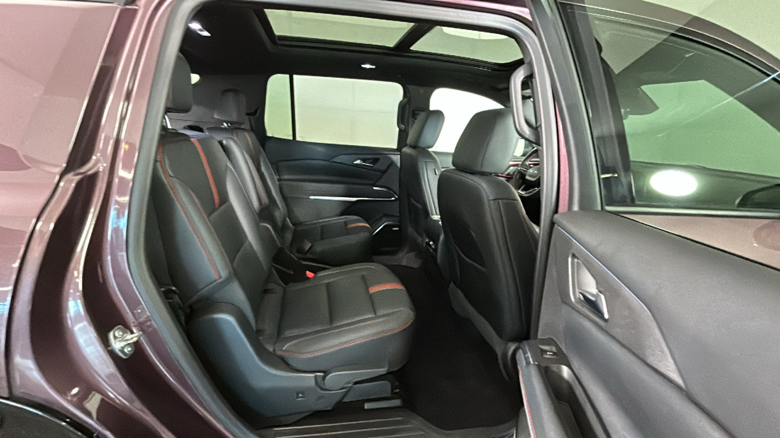 Used 2025 Chevrolet Traverse RS w/ LPO, Floor Liner Package AWD/4WD image 36
