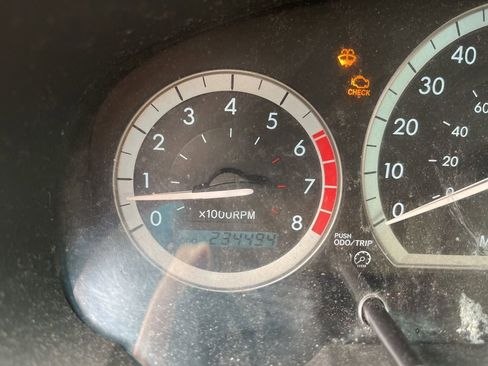 Used 2005 Toyota Sienna XLE FWD image 4