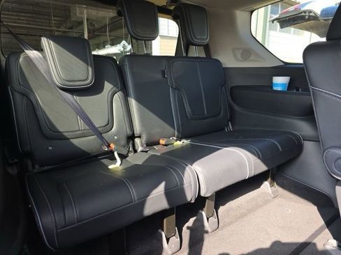 Used 2025 INFINITI QX80 Sensory image 15