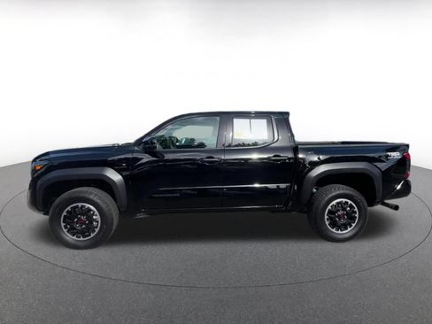 Used 2025 Toyota Tacoma TRD Off-Road AWD/4WD image 7