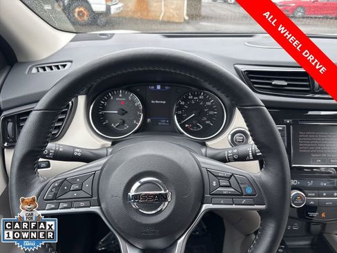 Used 2022 Nissan Rogue Sport SL w/ Premium Package image 16