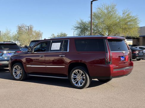 Used 2019 Cadillac Escalade ESV Luxury w/ LPO, Radiant Package AWD/4WD image 4