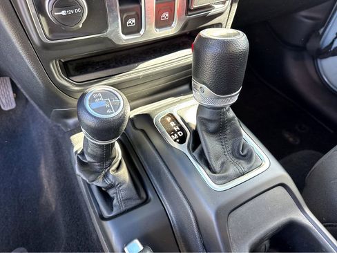 Certified 2023 Jeep Wrangler Willys image 23