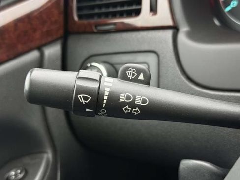Used 2011 Chevrolet Impala LT FWD image 20
