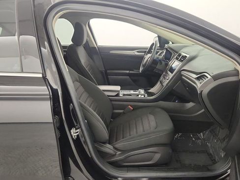 Used 2020 Ford Fusion SE image 21