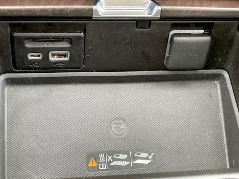 Used 2021 GMC Yukon XL Denali w/ Denali Ultimate Package image 30