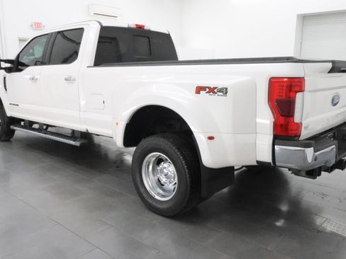 Used 2019 Ford F350 Lariat w/ Lariat Ultimate Package image 5