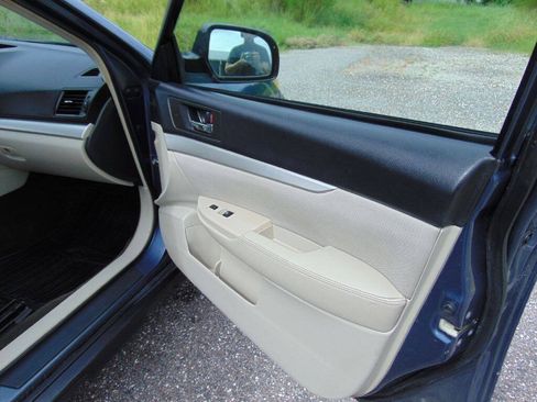 Used 2013 Subaru Outback 2.5i w/ Popular Pkg 1A AWD/4WD image 25