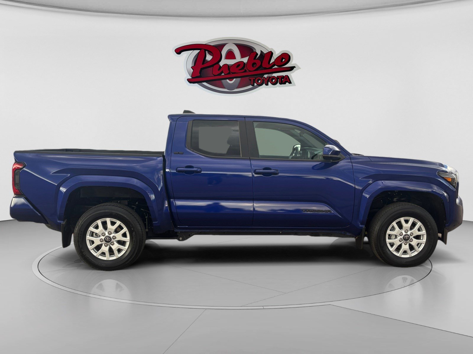 Used 2024 Toyota Tacoma SR5 AWD/4WD image 6