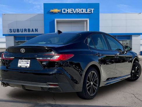 Used 2025 Toyota Camry SE FWD image 2