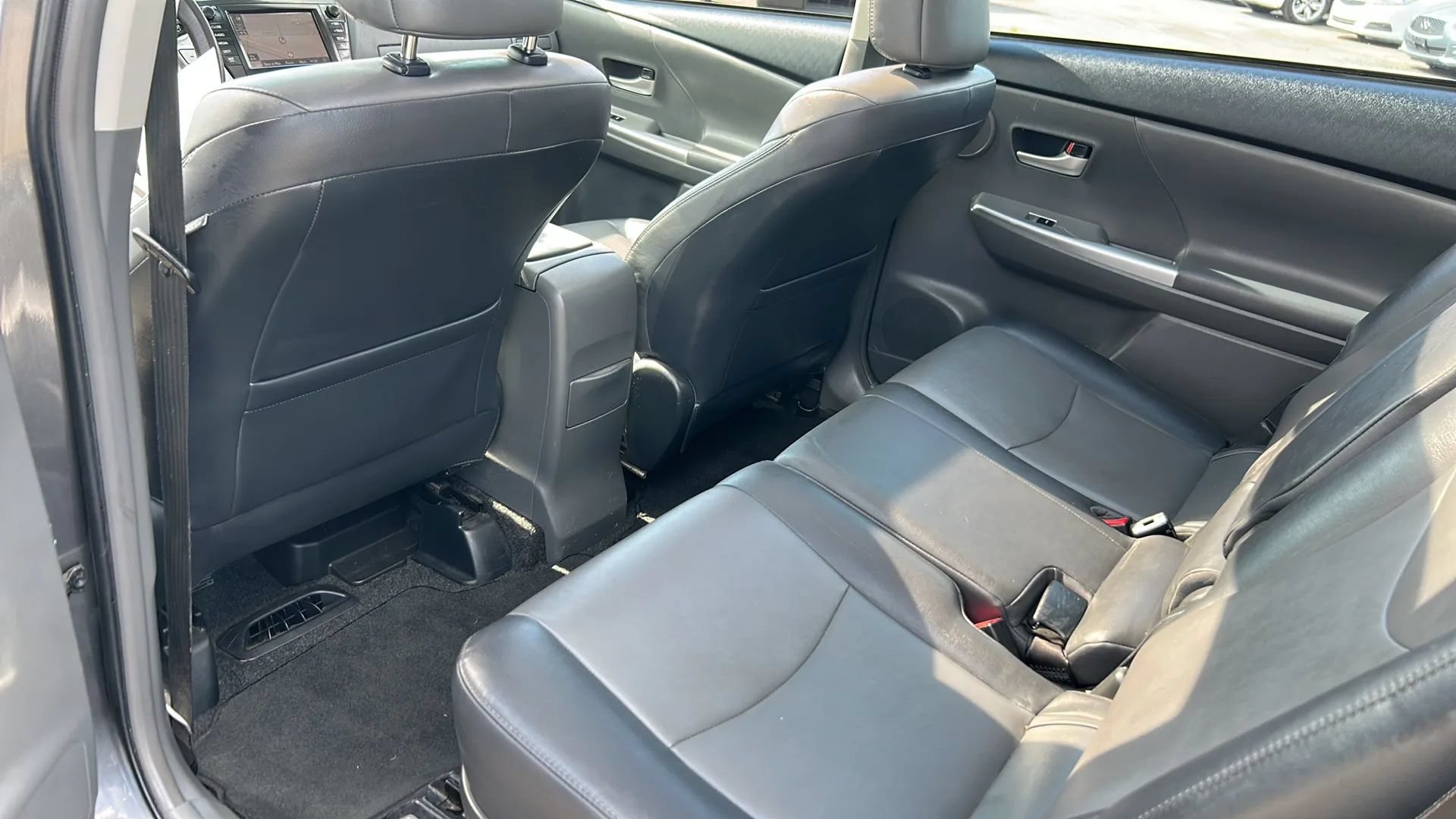 Used 2012 Toyota Prius V Five FWD image 8