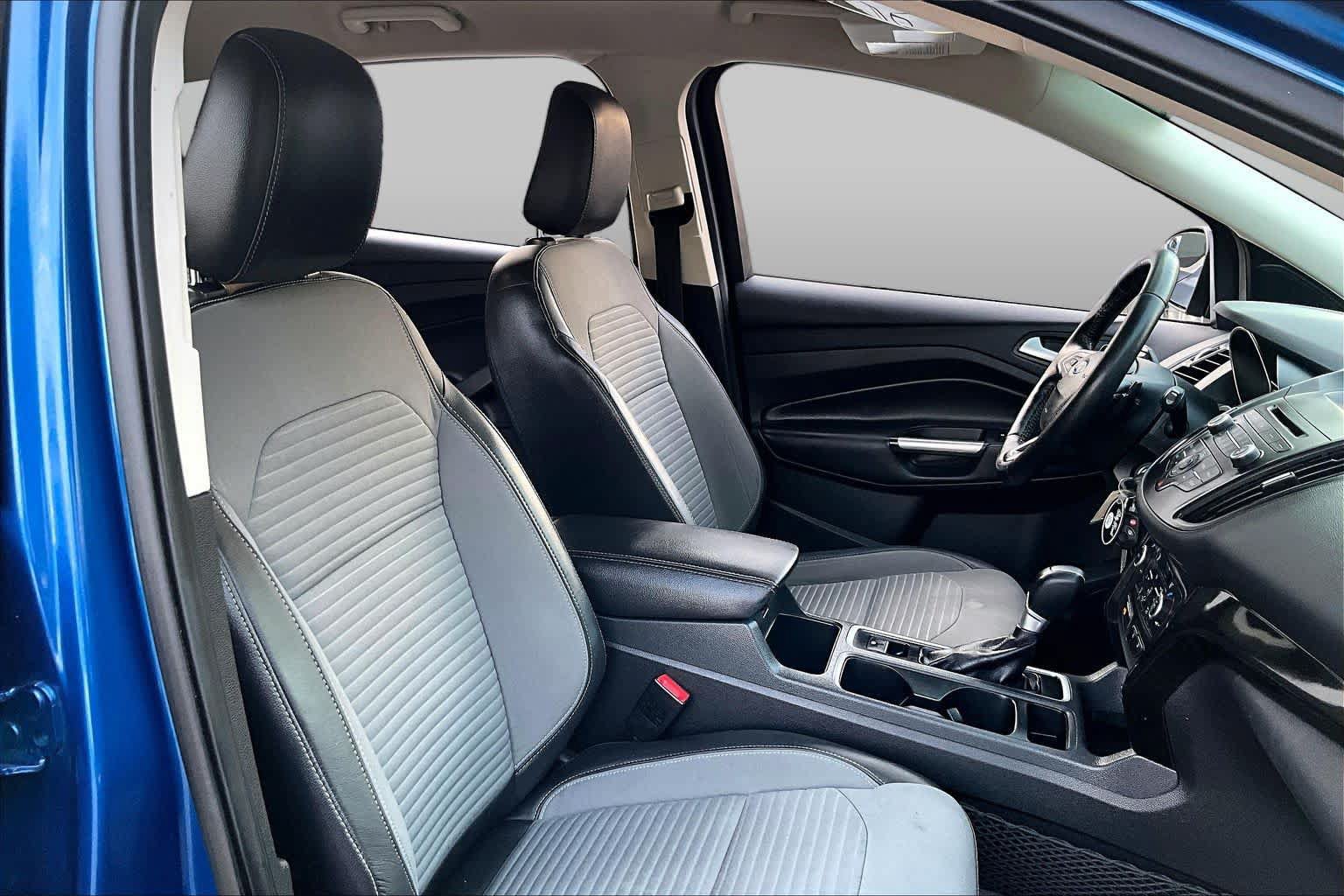 Used 2018 Ford Escape SE w/ SE Sport Appearance Package AWD/4WD image 9
