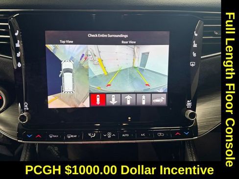 Used 2024 Jeep Wagoneer L Series III w/ Premium Group I image 16