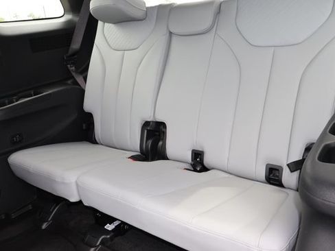 Used 2025 Hyundai Palisade SEL FWD image 15
