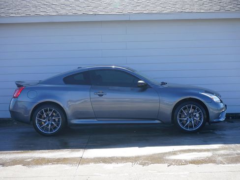 Used 2015 INFINITI Q60 Coupe 2D image 2
