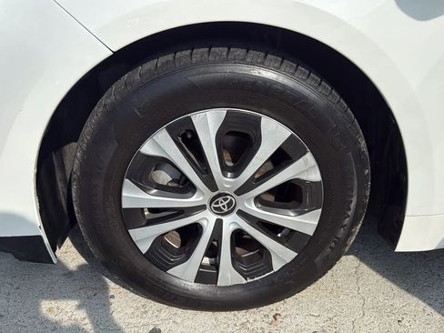 Used 2022 Toyota Corolla LE FWD image 44
