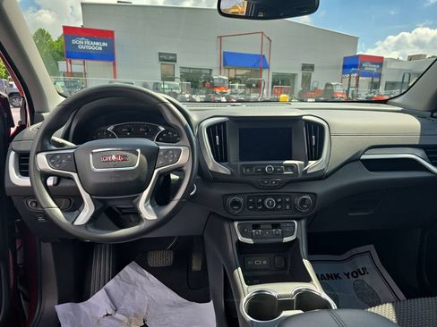 Used 2024 GMC Terrain SLE w/ Driver Convenience Package FWD image 24