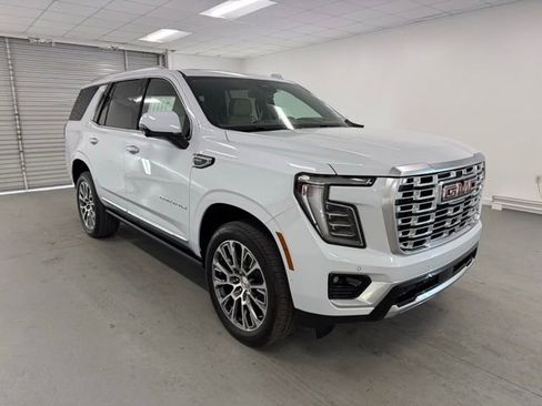 New 2026 GMC Yukon Denali w/ Sun & Power Step Package image 3