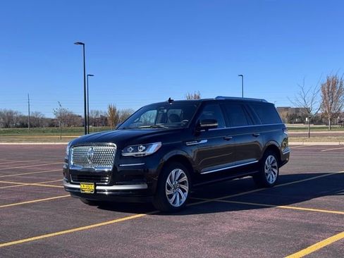 Used 2024 Lincoln Navigator L Reserve image 38