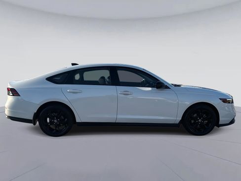 Certified 2025 Honda Accord SE image 2