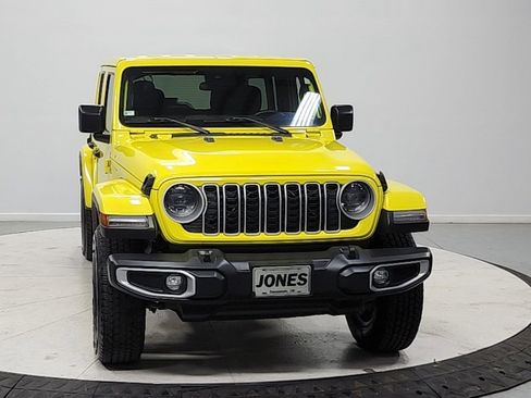 Used 2024 Jeep Wrangler Unlimited Sahara AWD/4WD image 2