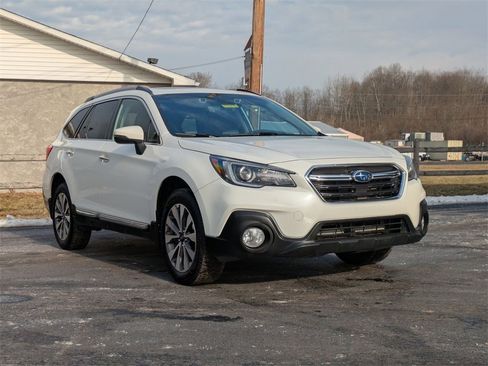 Used 2018 Subaru Outback 3.6R Touring image 3