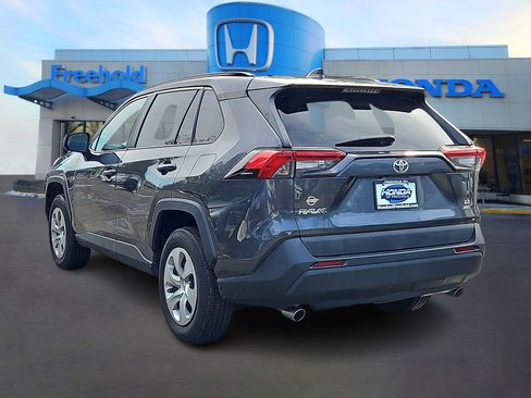 Used 2019 Toyota RAV4 LE image 5