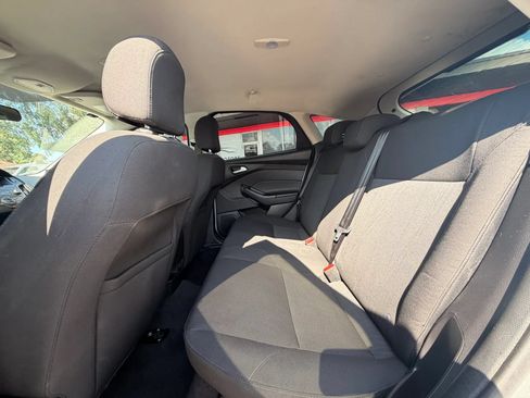 Used 2015 Ford Focus SE FWD image 13