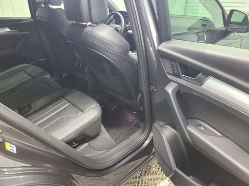 Used 2020 Audi Q5 2.0T Premium w/ Titanium Sport Package image 38