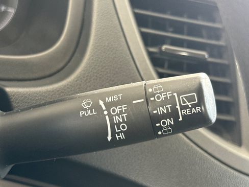 Used 2013 Honda CR-V LX image 32