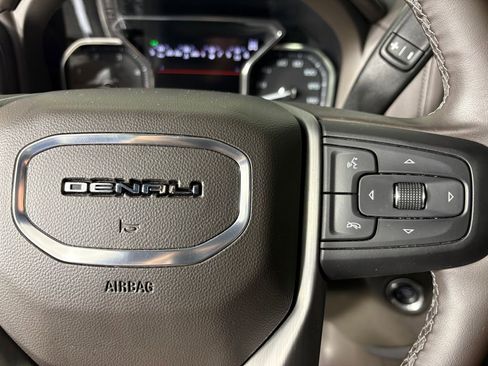 Used 2023 GMC Sierra 2500 Denali w/ Denali Ultimate Package AWD/4WD image 23