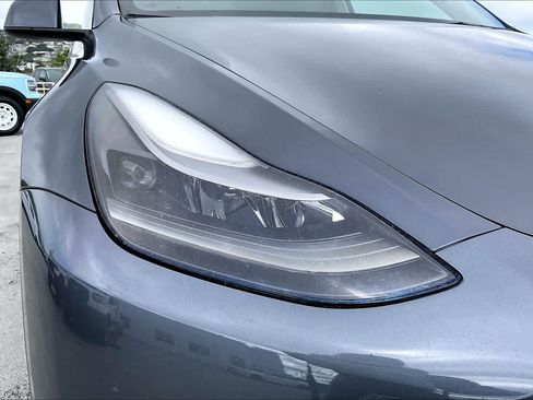 Used 2022 Tesla Model Y Performance AWD/4WD image 31