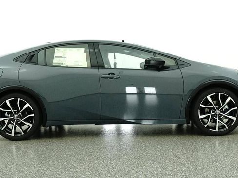 New 2026 Toyota Prius Plug-In Hybrid FWD image 27