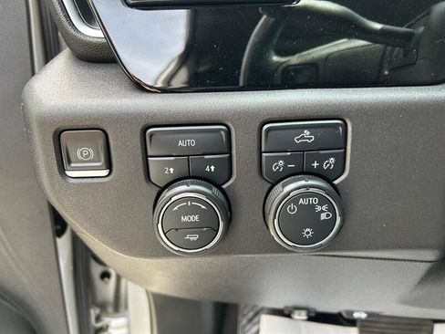 Used 2022 Chevrolet Silverado 1500 LT AWD/4WD image 34