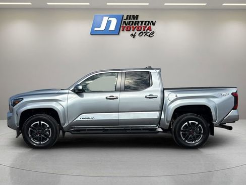 Used 2024 Toyota Tacoma TRD Sport RWD image 8