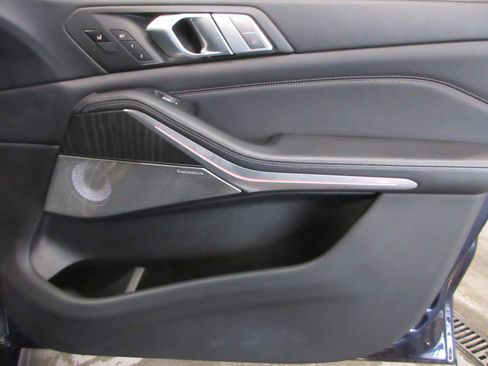 Used 2020 BMW X7 M50i image 23