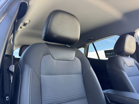 Used 2025 Chevrolet Trax LT image 24