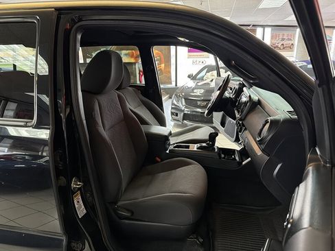Used 2017 Toyota Tacoma TRD Off-Road image 26