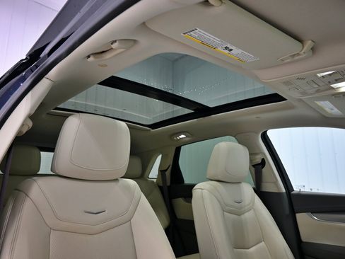 Used 2021 Cadillac XT5 Premium Luxury AWD/4WD image 29