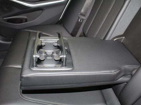 Used 2025 BMW 330i xDrive Sedan w/ Convenience Package image 28