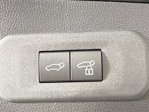 Certified 2025 Toyota Crown Signia w/ Advanced Technology Package AWD/4WD image 42