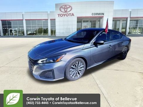 Used 2023 Nissan Altima 2.5 SV FWD image 1