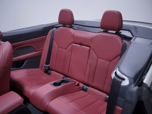 Used 2025 BMW 430i Convertible w/ Premium Package image 12