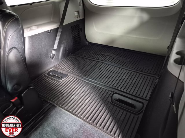 Used 2017 Toyota Sienna SE Premium FWD image 29