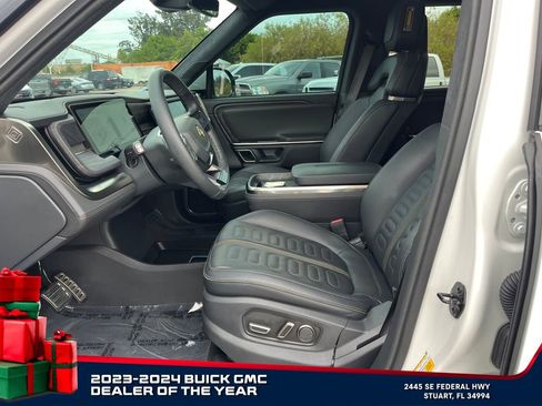 Used 2023 Rivian R1S Adventure image 9