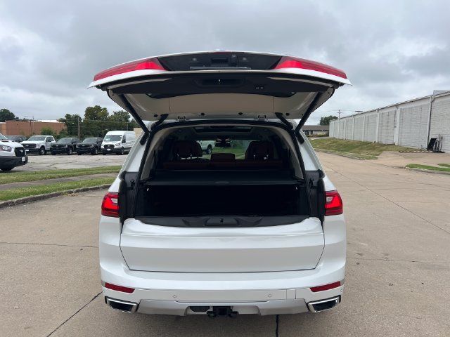 Used 2022 BMW X7 xDrive40i w/ Premium Package AWD/4WD image 7
