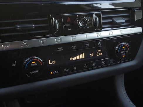 New 2026 Nissan Pathfinder SL image 29